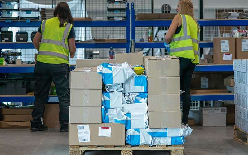 Picking & Packing Picking & Packing