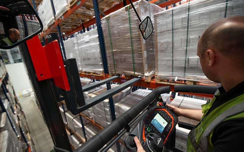 5 Essential Tips for Choosing the Right Warehouse Provider